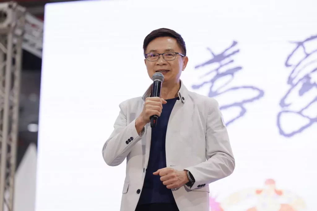 外貿協會 黃志芳 董事長上台進行致詞