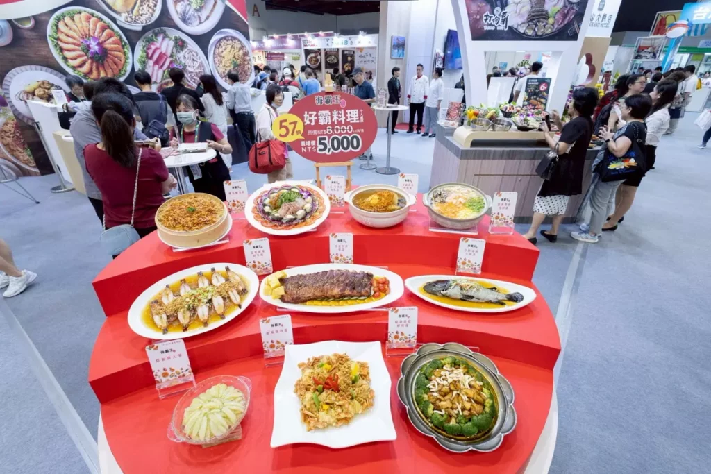 海霸王販售優惠桌菜及海鮮餐券。