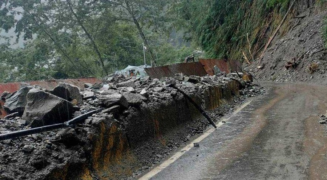海端鄉栗園路段邊坡坍方已搶通 雙向道路恢復正常通行