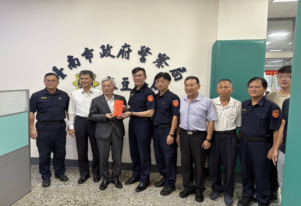 張榮興南下慰勞台南警力 肯定風災中堅守崗位與救援貢獻 231 248250804a01