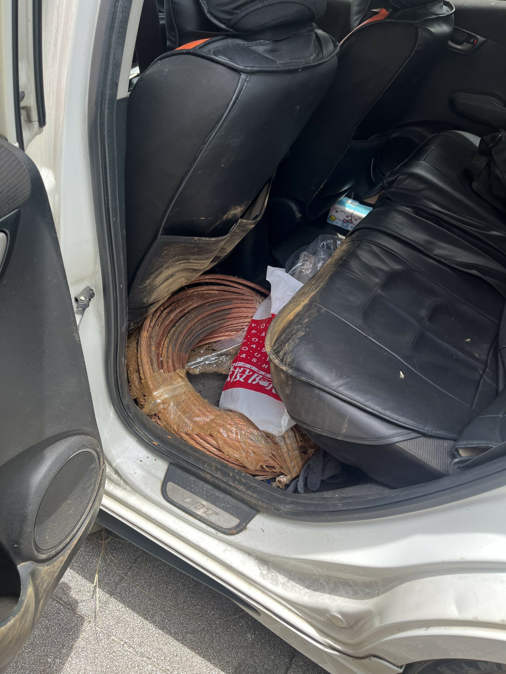 【有片】偷車牌懸掛還撞警車!47歲男拒檢逃逸仍遭逮 S 274915395 scaled