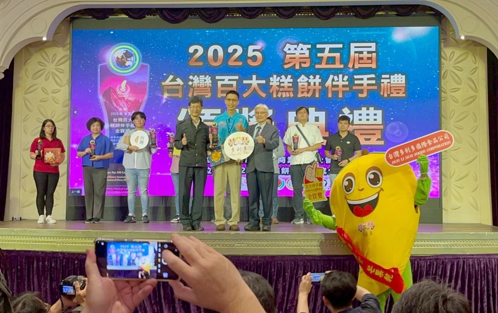 ▲糖果乾成為國際矚目的台灣之光。(翻攝自多利多FB)