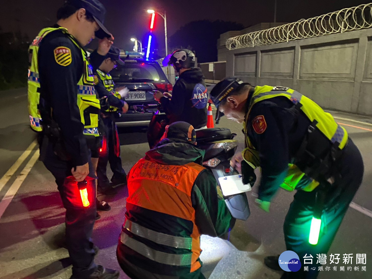 警方強化「交通執法」作為，針對行人及駕駛人常見違規行為管理，成效顯著。<br /><br /> 