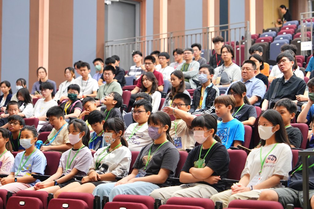 搶ai未來門票！成大開辦跨齡「機器人夏令營」湧300名學員　現場動腦動手超吸睛