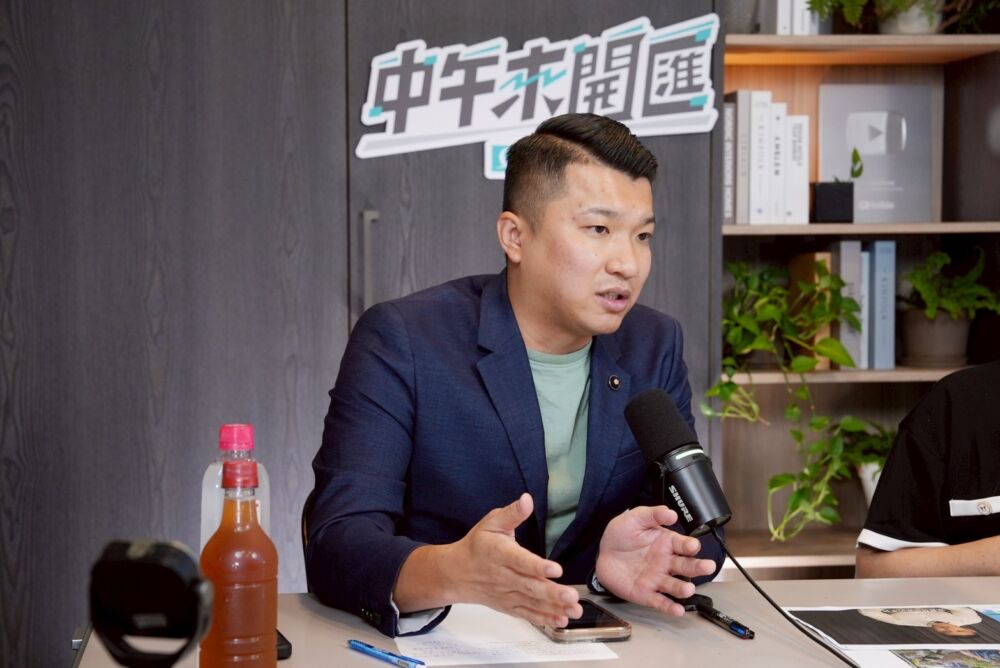 中午來開匯／不認同「街頭文革」　李宇翔提醒：新北確實有特定人士對國小門口拍攝 219