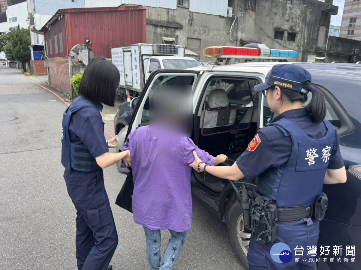 洗腎婦南崁迷途，警耐心溝通助返醫院。