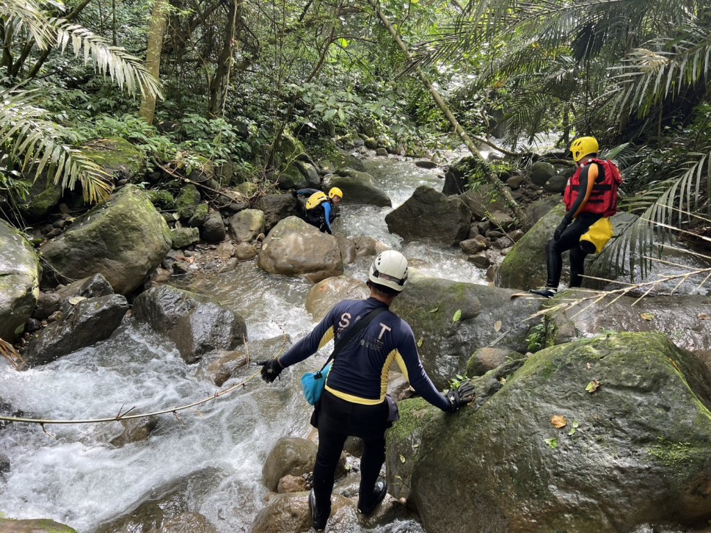 6旬翁登大凍山失聯6天-警消翻山越嶺尋獲遺體