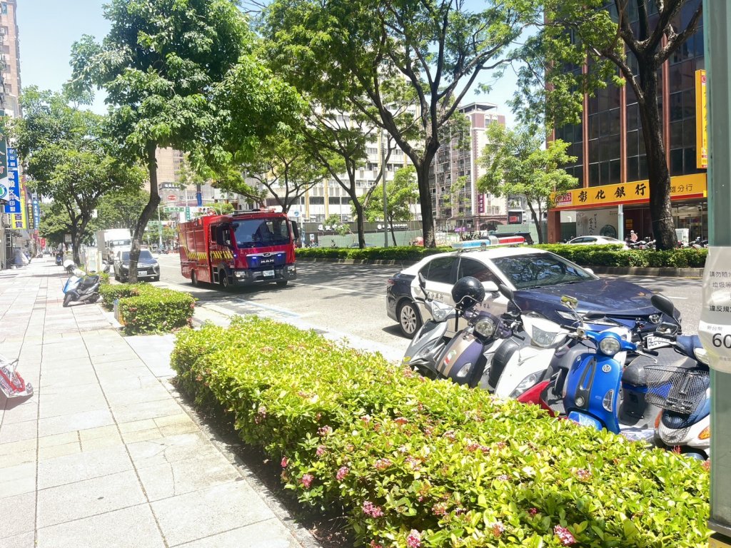 年輕男中正四路大樓墜樓-搶救無效-警:-已通知家屬