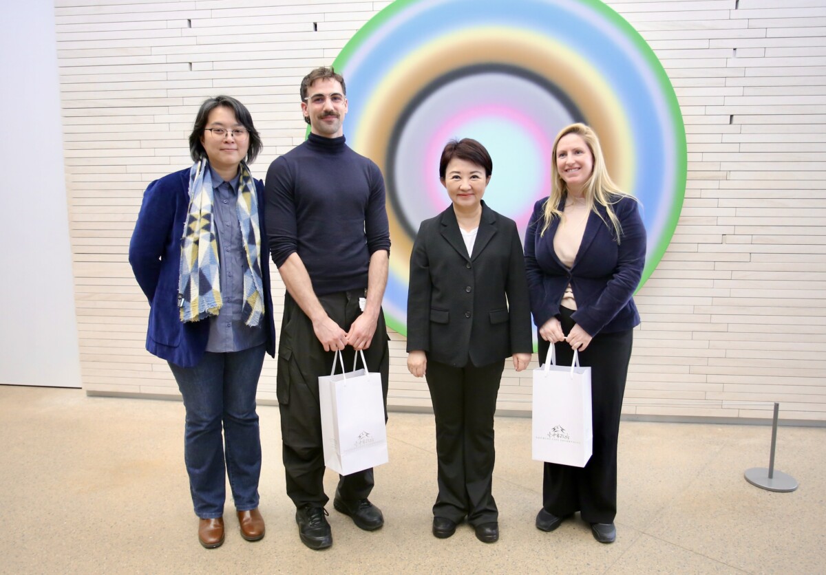 ▲左起：李怡貞博士、首席主持人Sebastian Conti、台中市長盧秀燕、館方人員Erika Schneider。(圖/中市府提供)