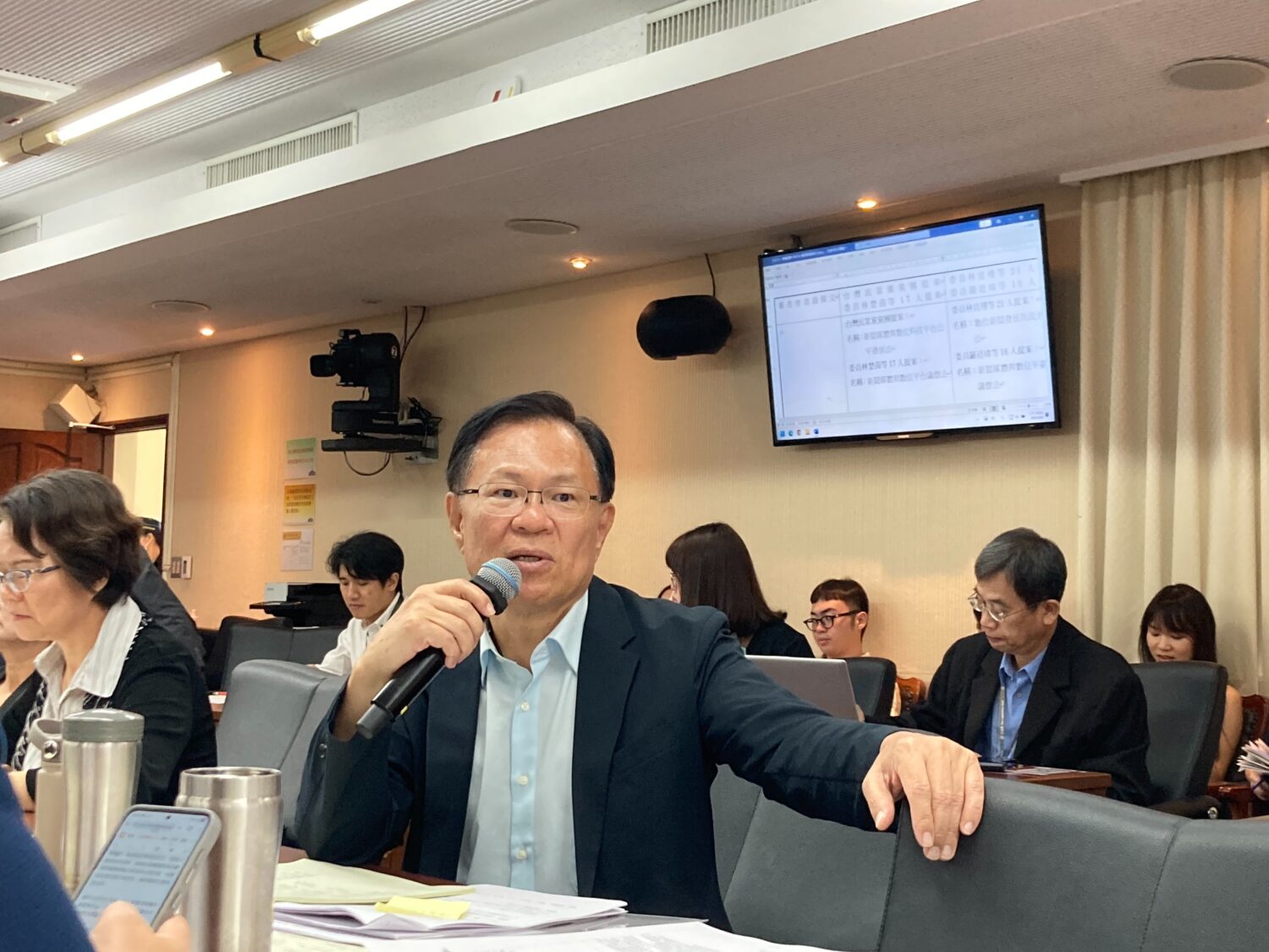 張啓楷直言「時間不能再拖」,力拚本會期三讀通過《媒體議價法》。(圖/張啓楷國會辦公室)