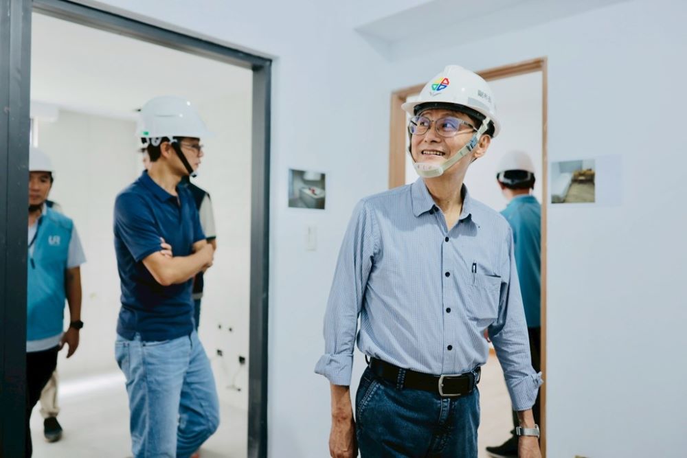 板橋江翠重劃區社宅力拚年底完工 明年上半年公告招租 1 《圖說》副市長陳純敬視察板橋江翠段社宅內部空間。〈城鄉局提供〉