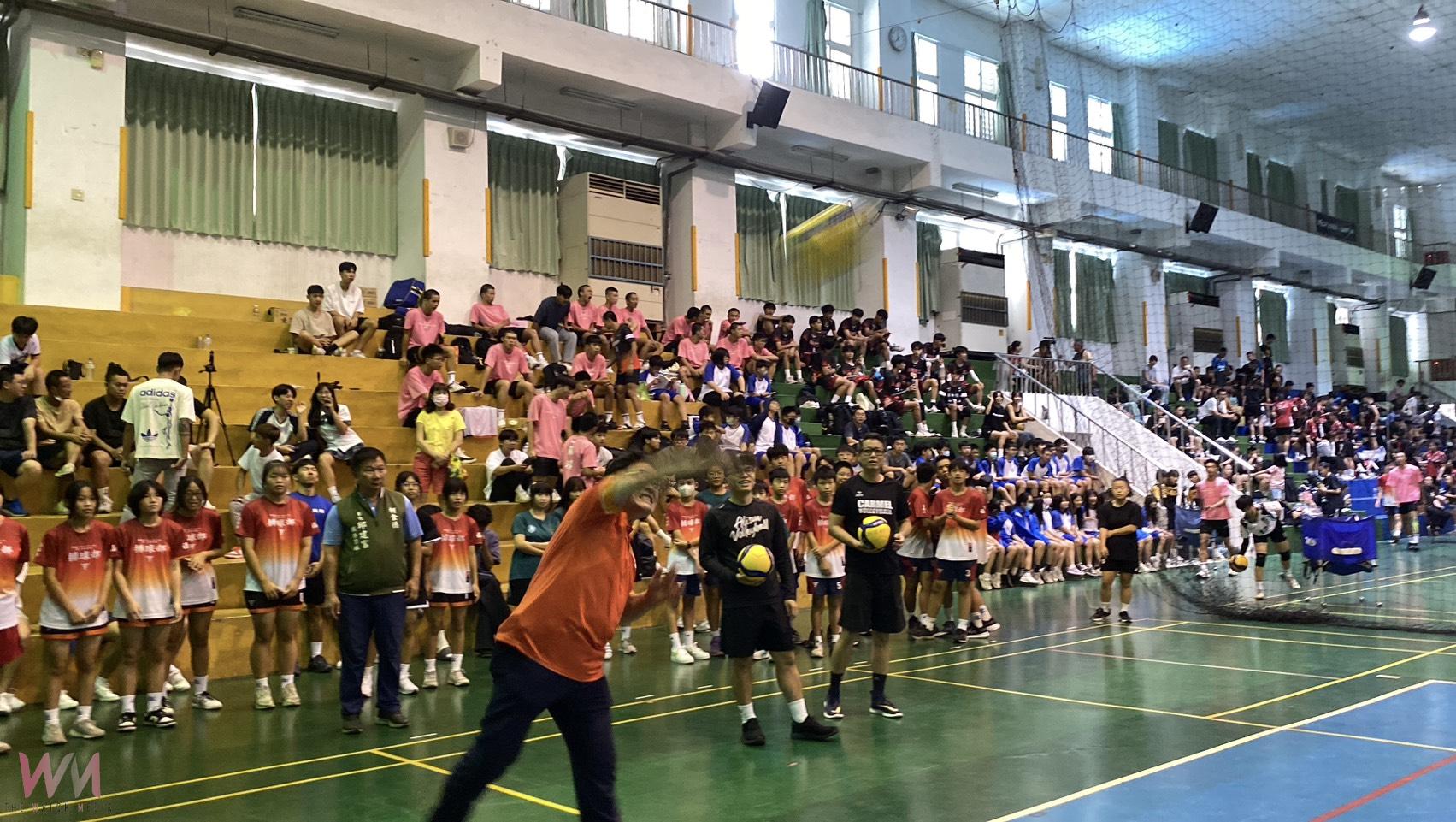 (有影片)/彰化理事長盃排球賽創歷年之最 49隊700人熱血開戰 - https://www.watchmedia01.com