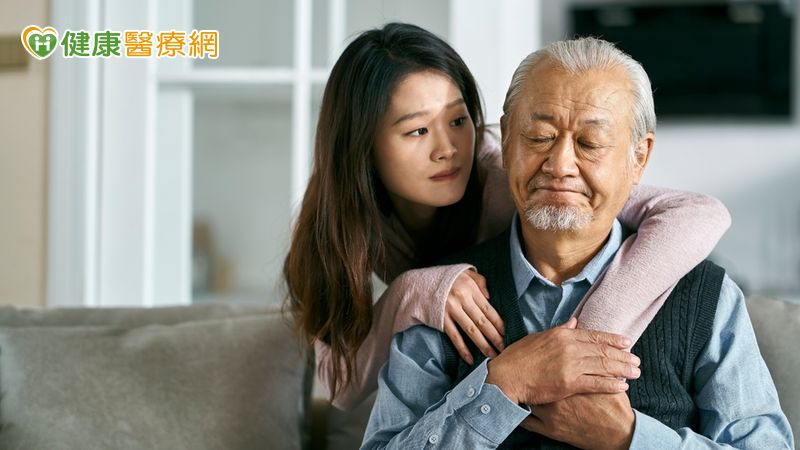 口腔癌病友的無聲父愛　孩子淚訴「您活著就是意義」