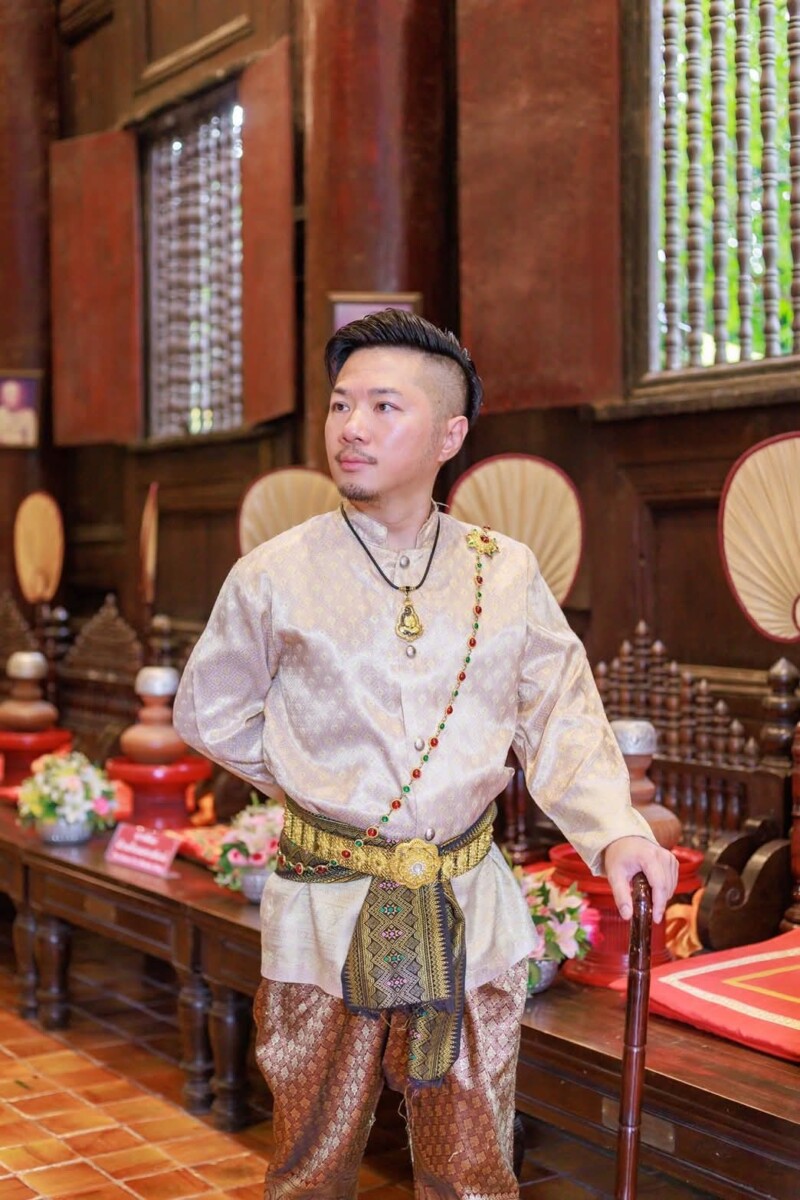 記者向該類宗教文物學家徐小傑老師查證這類商品，徐小傑表示 : 這些物品並不是正統的會有祈福法力功效，因來路不明所以還是得提防網路上的詐騙。(影像由佛牌殿提供)。