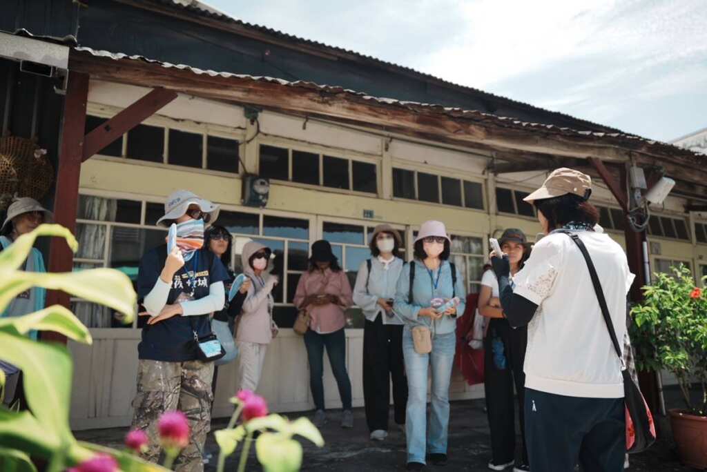 ▲臺東縣政府6日在關山辦理「114年度女路走讀暨性別主流化實務訓練」,透過走讀結合性平六大工具應用,帶領公務體系同仁從地方視角理解性別議題。