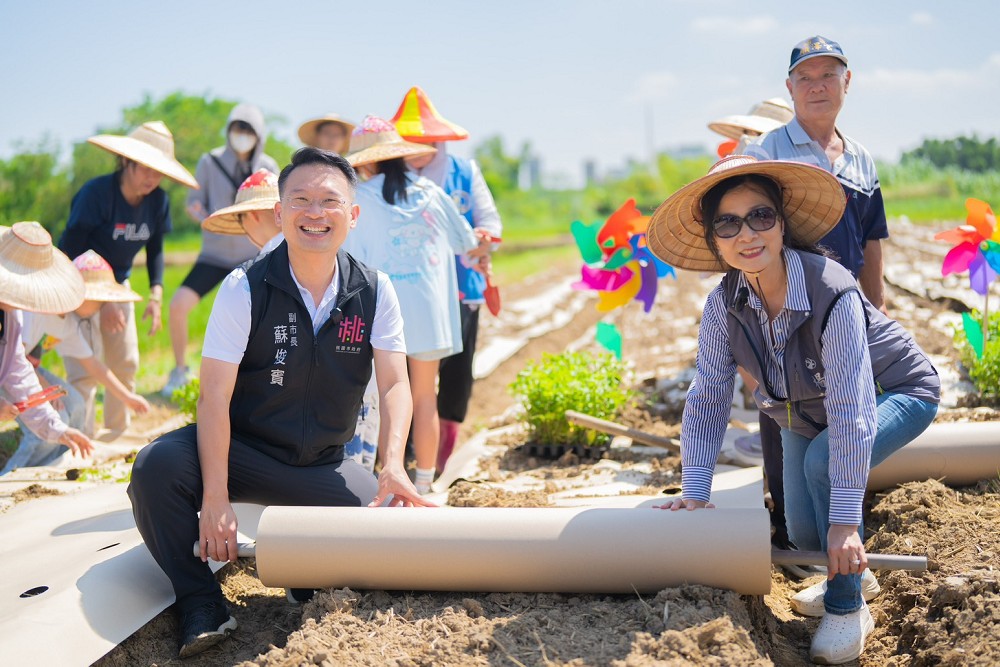 最環境友善紙模種植在楊梅! 蘇俊賓力推「赤蛙仙草」高質減廢 226 最環境友善紙模種植在楊梅! 蘇俊賓力推「赤蛙仙草」高質減廢 225