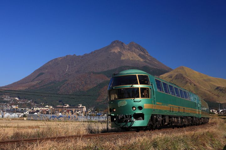 日本鐵道旅行超夯!人氣九州觀光列車 限時預訂免手續費、選位免加價