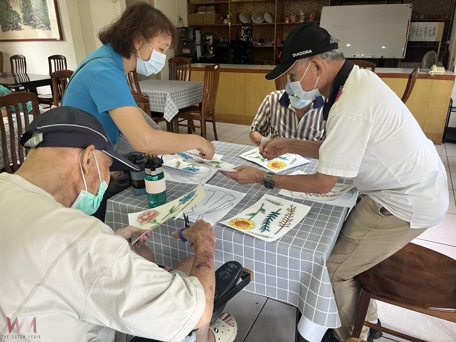 （有影片）／彰化榮家剪紙迎父親節　百歲長輩巧手創作傳遞滿滿祝福 - https://www.watchmedia01.com