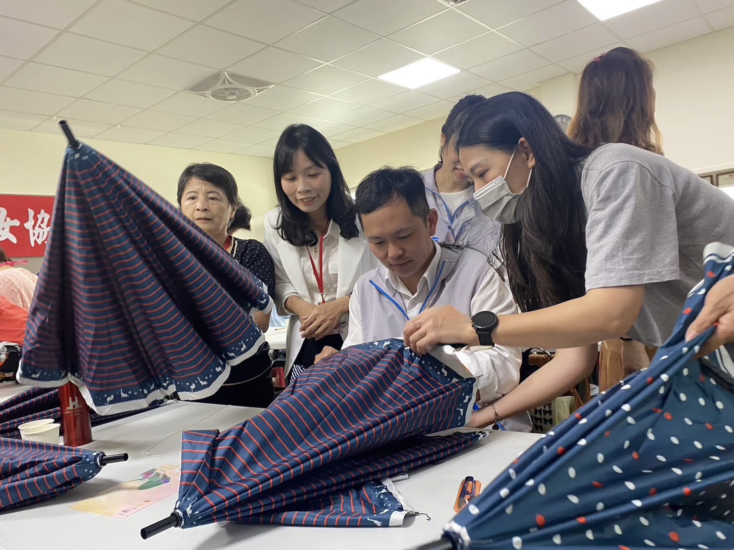 王義川嘲諷女性外貌挨批 民眾黨彰化黨部:停止嘲笑女性外貌 - https://www.watchmedia01.com