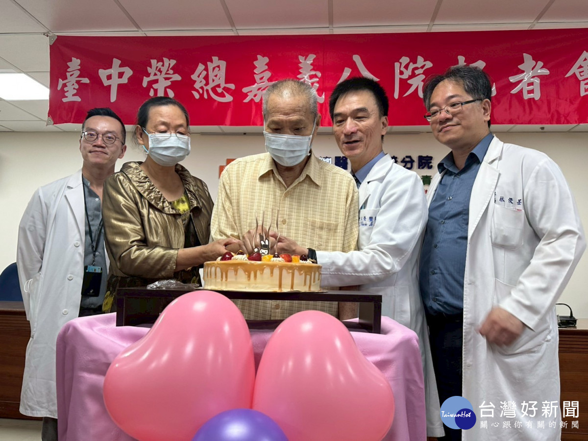 臺中榮總嘉義分院舉行嘉義地區首例「血管內衝擊波碎石術」記者會/嘉榮提供