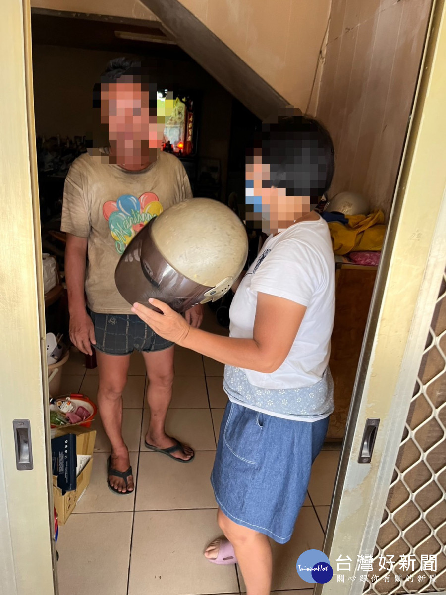 患病男子獨自外出遊蕩,警方關心協助返家。
