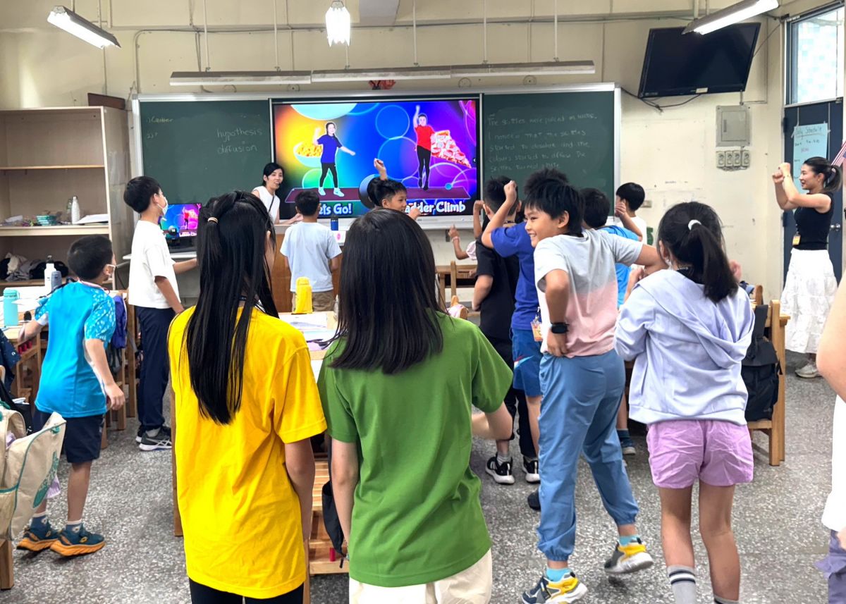圖/英文單字運動遊戲活化課堂氣氛。(新北市政府教育局提供)