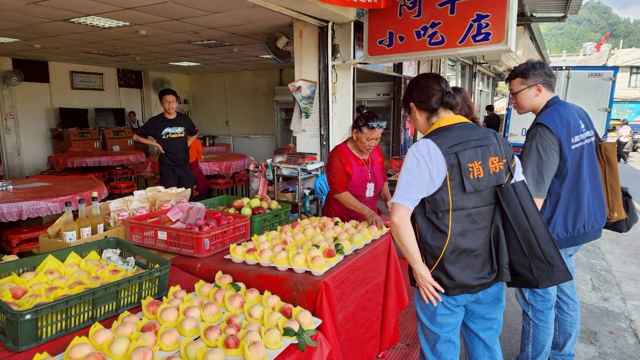 民眾投訴買拉拉山水蜜桃遭換貨 桃園農業局前往稽查 886693 0