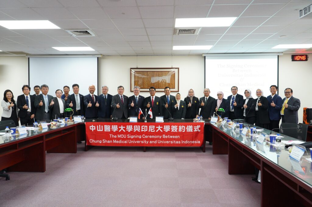 跨海醫療牽線 中山醫大與印尼大學簽署MOU 2 02 中山醫大與印尼大學將在進行聯合研究、臨床實作等五大面向合作。