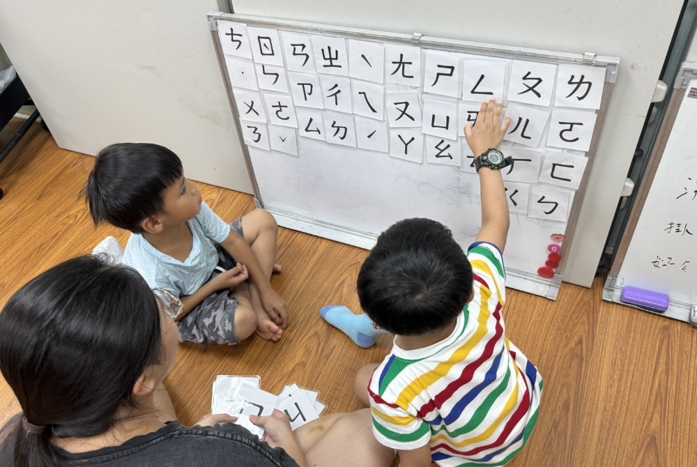 ▲「讀經公益」走入睦祥家園盼經典潤心愛伴成長，透過從小讀經，不僅傳承文化，更讓孩子感受到愛與尊重。