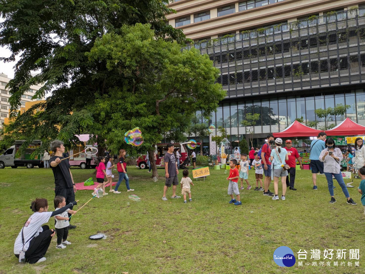 彰化童樂會遊樂趣,首場延平公園驚艷登場。圖/記者鄧富珍攝