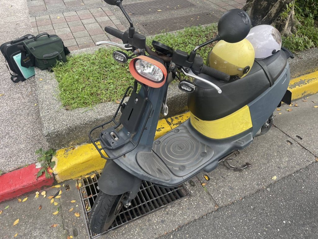 北市內湖好市多旁車禍!騎士意識不清、7歲女兒命危送醫