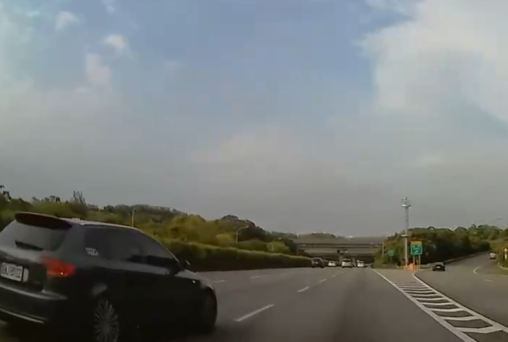 國道1號鬼切畫面曝光!- 警將開罰