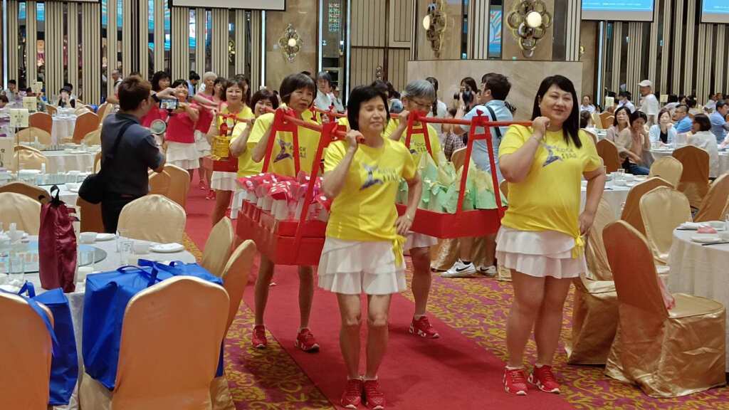 ▲菇筍聯姻慶周年回娘家。