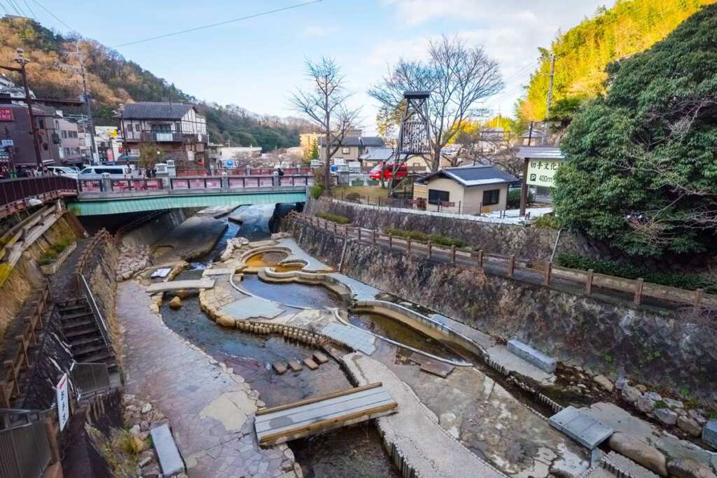 ▲為回饋用戶熱烈支持,可樂旅遊將於8月與9月再度推出「App限定獨享」優惠,涵蓋超過50條國外團體旅遊行程,最低54折起,不到萬元即可出國暢遊。(圖/可樂旅遊提供)