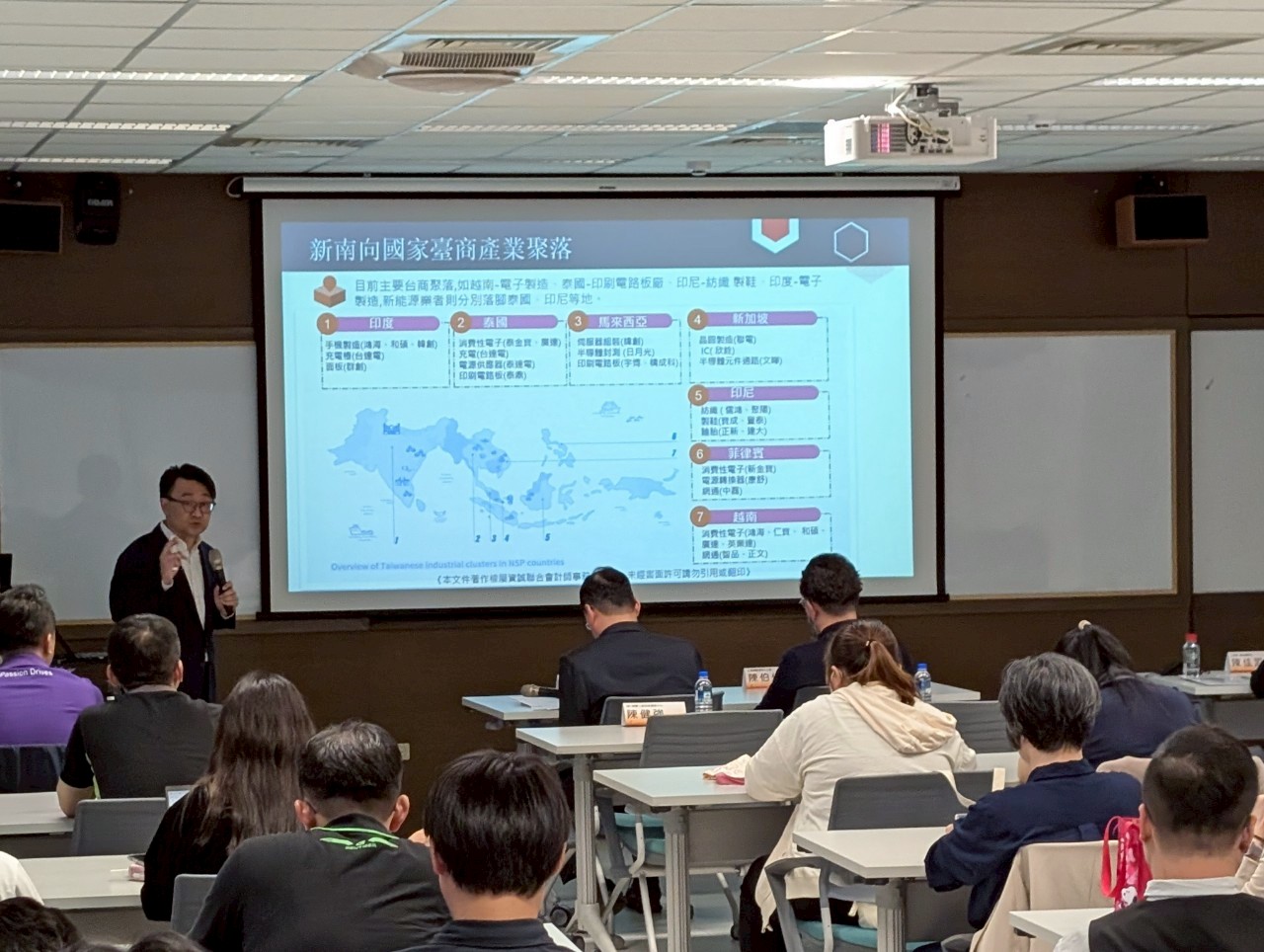 出口美國稅率加碼 台機具與五金化工業成本劣勢擴大10％