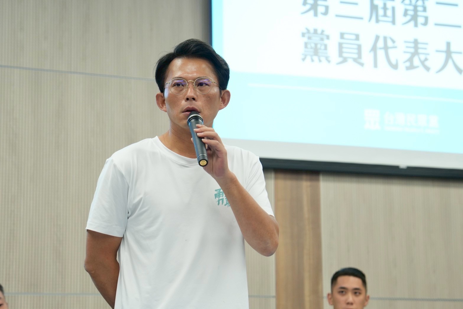 小草到場聲援「暫緩」2年條款　黃國昌提柯文哲1席話留伏筆 231