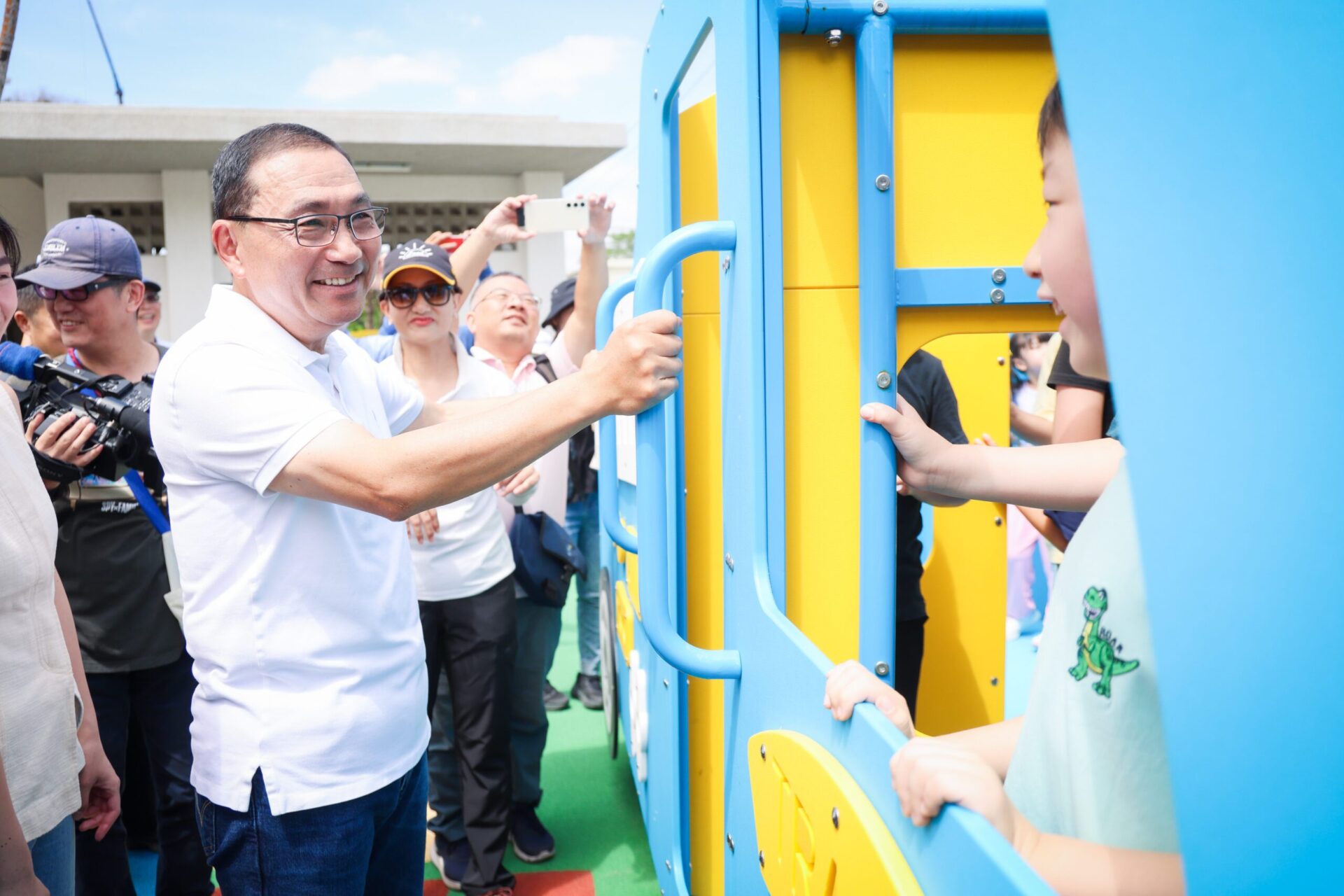 中環公園完工啟用 侯友宜:塭仔圳開發重大里程碑