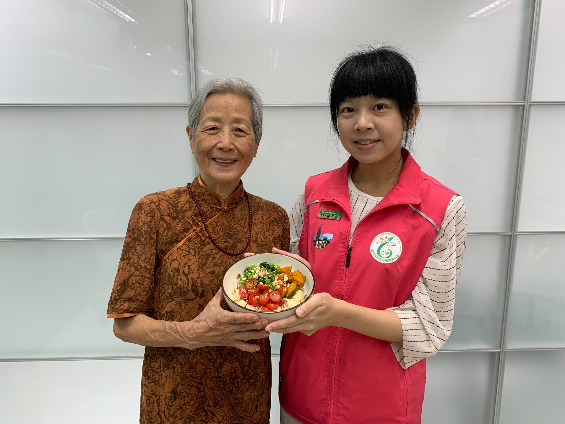 北市衛生局辦「銀養餐盤」活動　3招助長輩「咬得動、吃得下」