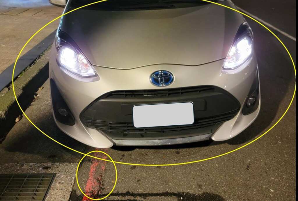 ▲新北市交通事件裁決處指出,紅線路段依規定全天禁止臨時停車,違者依《道路交通管理處罰條例》處罰鍰新臺幣300元,如於紅線路段停車最高可處新臺幣1,200元整。