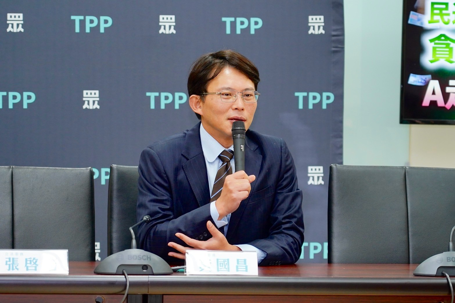 黃國昌、周榆修紛喊2026要藍白合 國民黨「保持空間」:黨內人才濟濟 242 黃國昌、周榆修紛喊2026要藍白合 國民黨「保持空間」:黨內人才濟濟 241