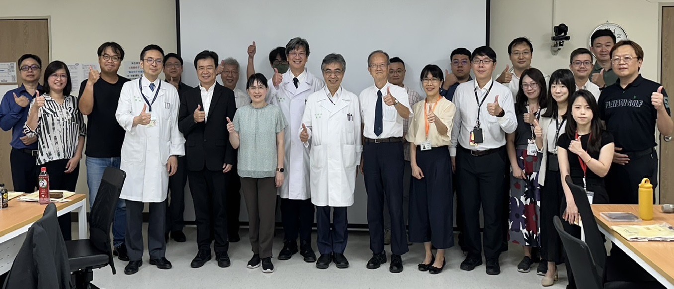 新竹臺大分院舉辦『肝膽腸胃領域廠商媒合交流會』,集結醫療、產業與學研專家,共同探討臨床痛點與創新解方,推動智慧醫療與精準健康照護落地。(圖/記者張家燁翻攝)