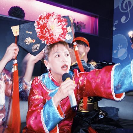 ▲鬼鬼生日辦「還珠格格派對」! 演藝圈好友全扮成格格阿哥狂歡。(圖/翻攝自IG/大文)