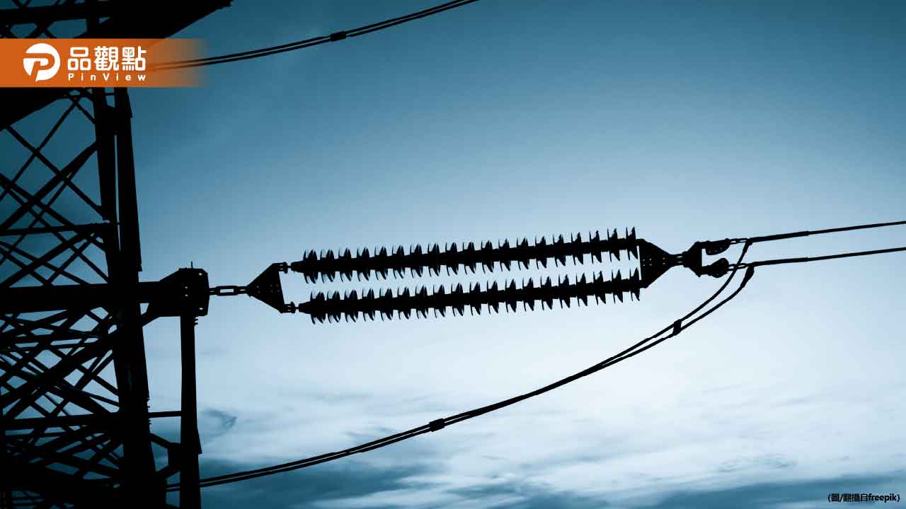 凌晨巨響停電!台中二中疏散200名住宿生 宣布今再停課1天