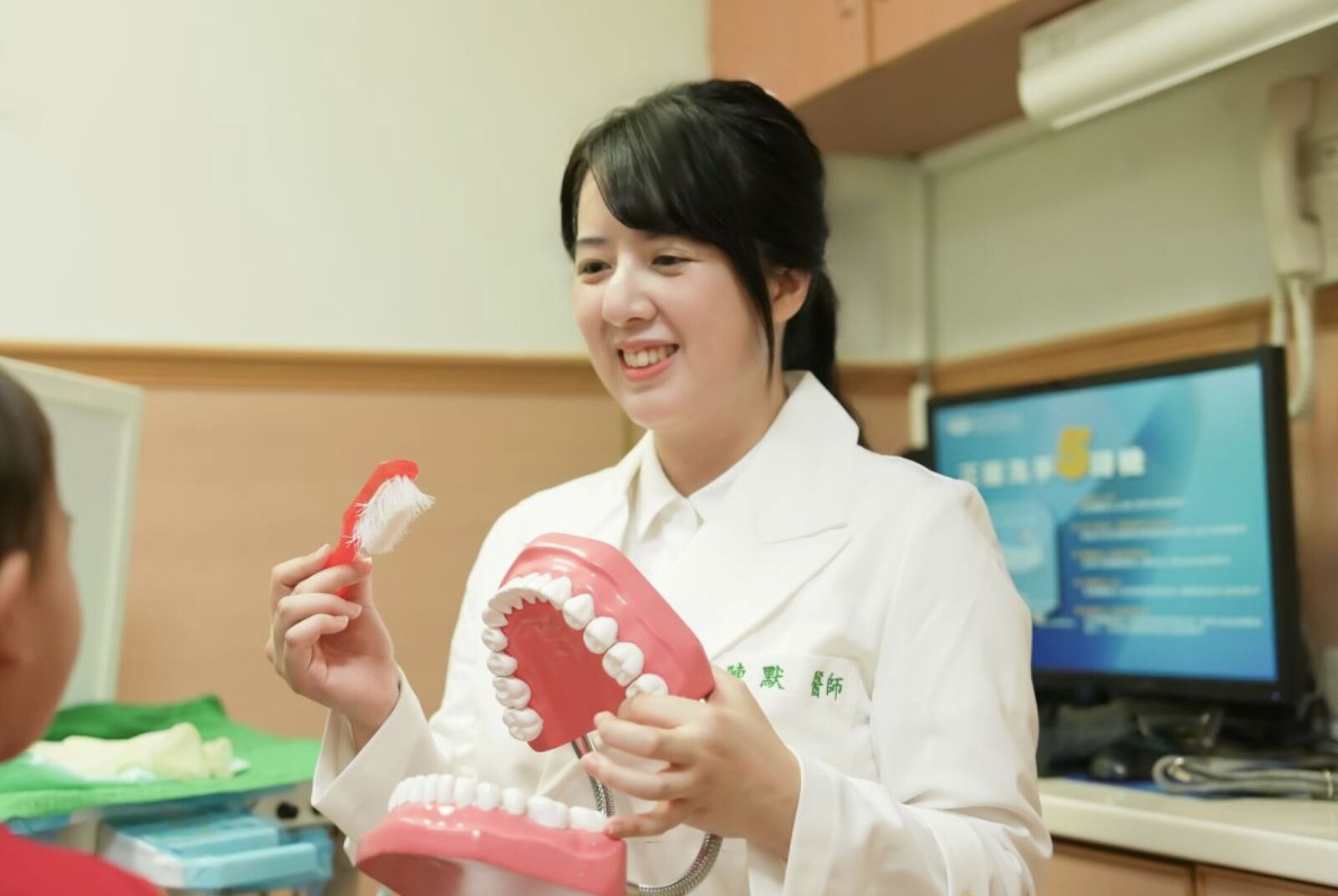 乳牙連蛀4顆出大事! 5歲童「臉腫起來」已蜂窩性組織炎 200 乳牙連蛀4顆出大事! 5歲童「臉腫起來」已蜂窩性組織炎 199