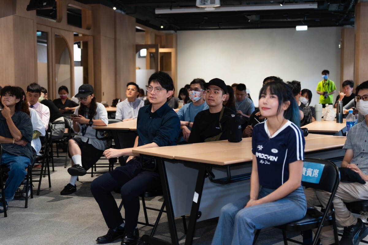 ▲青年局長林楷軒(第一排右二)於活動現場與學員一同交流,展現青年局推動國際交流的實踐力。