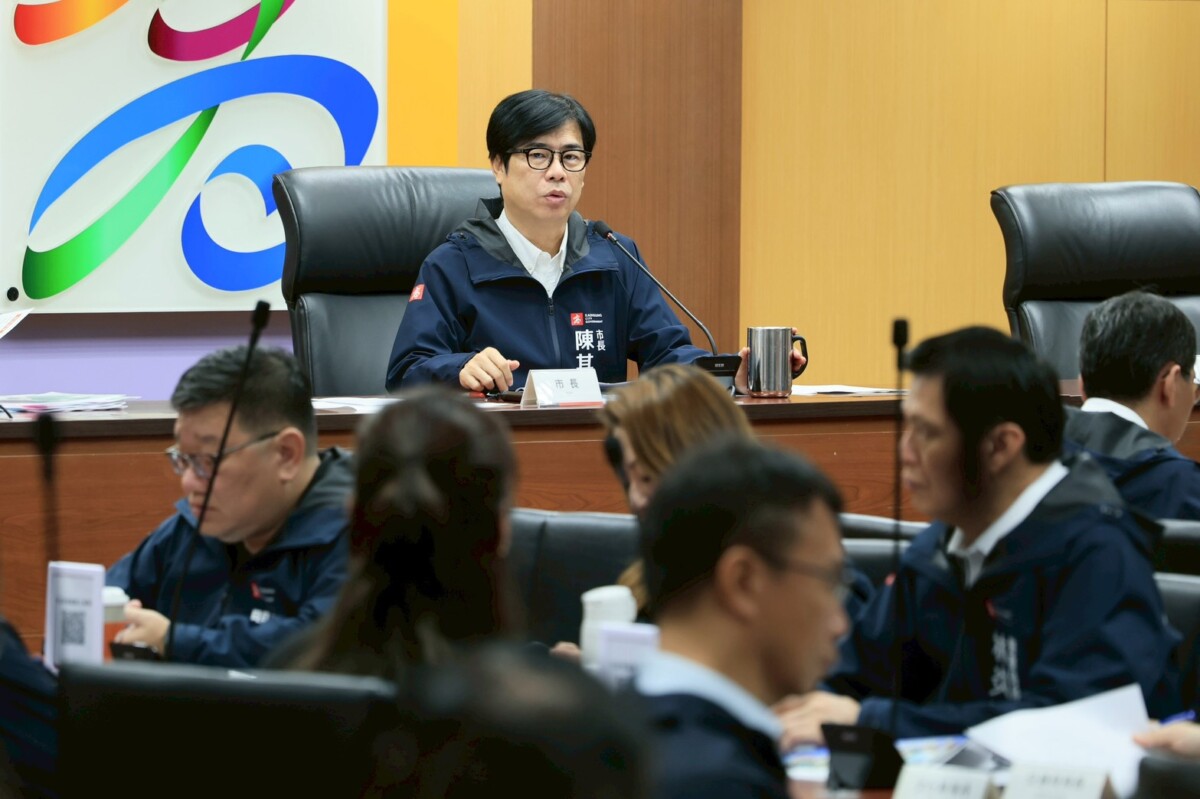 ▲因應楊柳颱風直撲台灣而來,陳其邁市長主持市政會議,請各機關、區公所嚴陣以待,加強各項防颱整備工作,也請民眾留意颱風動態。