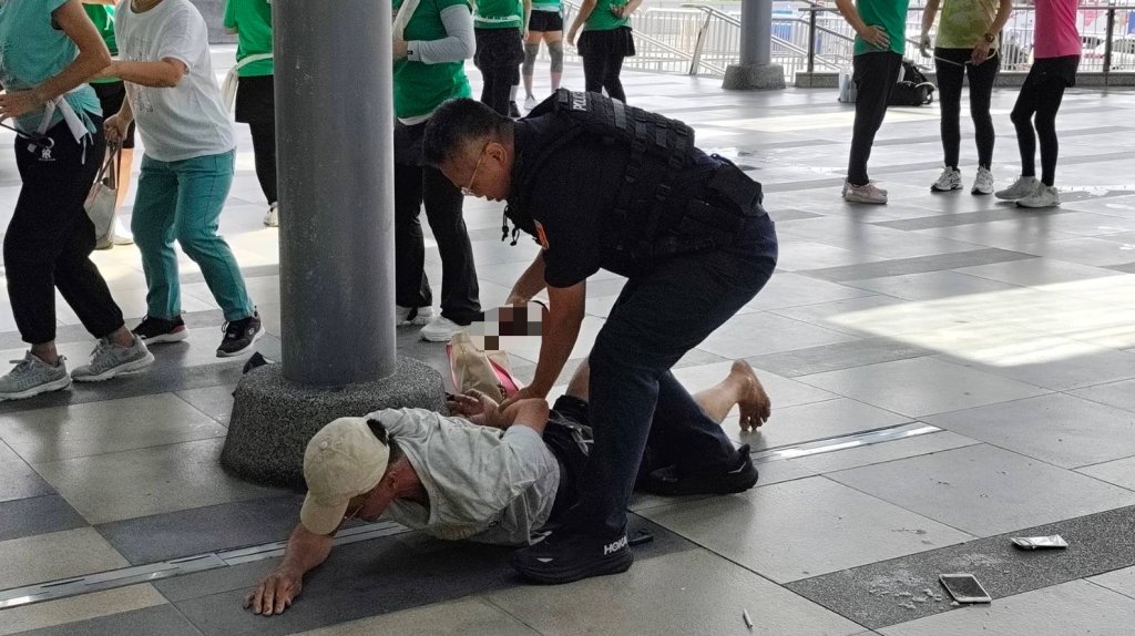 基隆車站醉漢潑粥及啤酒喧鬧! 鐵路警察立即壓制逮捕