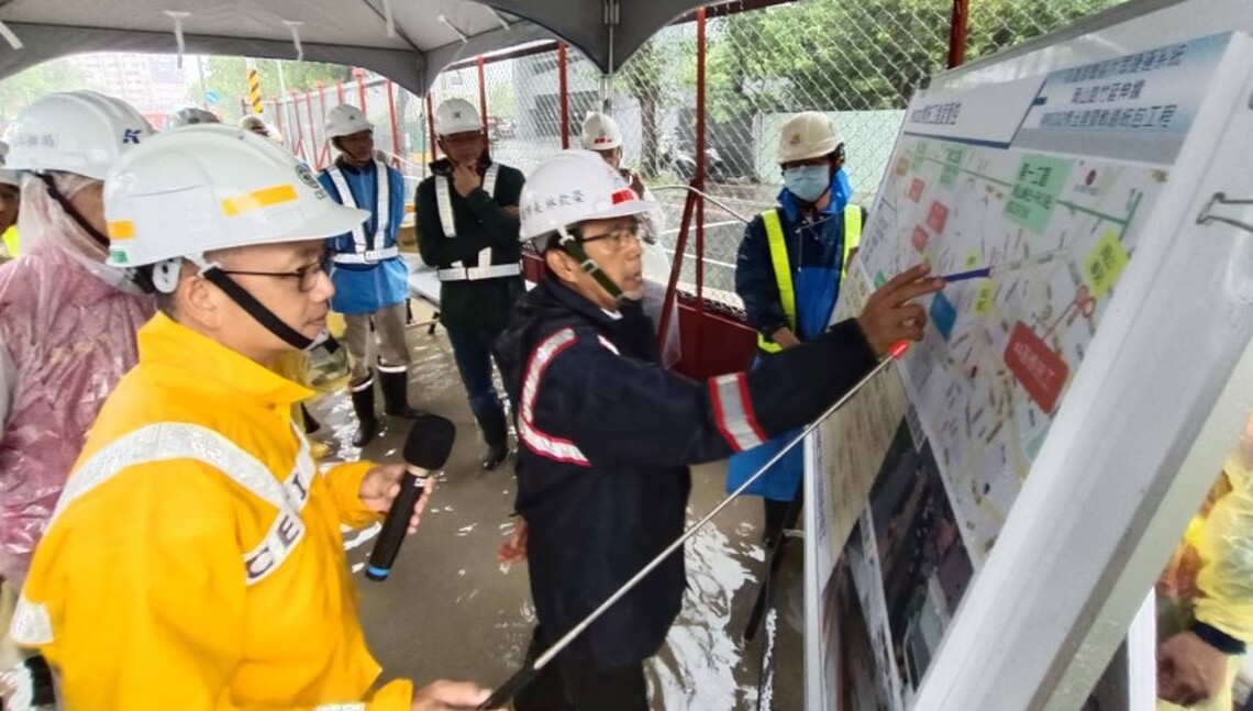 高雄捷運工區防颱整備到位 林欽榮副市長籲加強巡檢確保交通安全