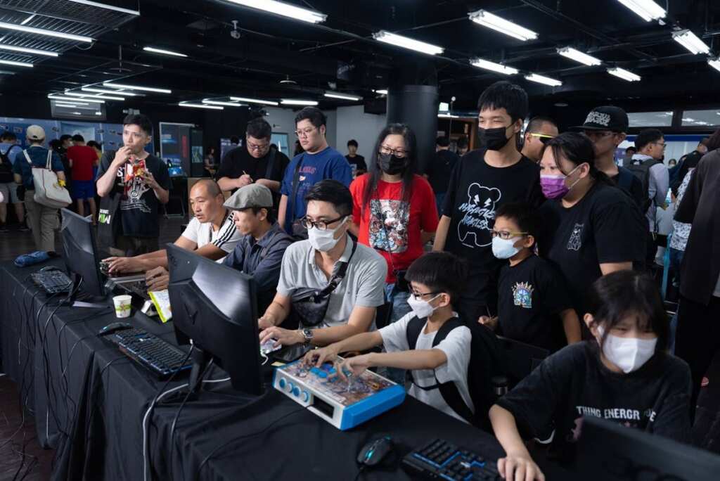 ▲經發局誠摯邀請全齡市民朋友與電競愛好者參與本次新北電競玩夏祭，活動全程免費，當天不僅有各式遊戲體驗，進場還可以免費領取點心、飲品及好禮抽獎。