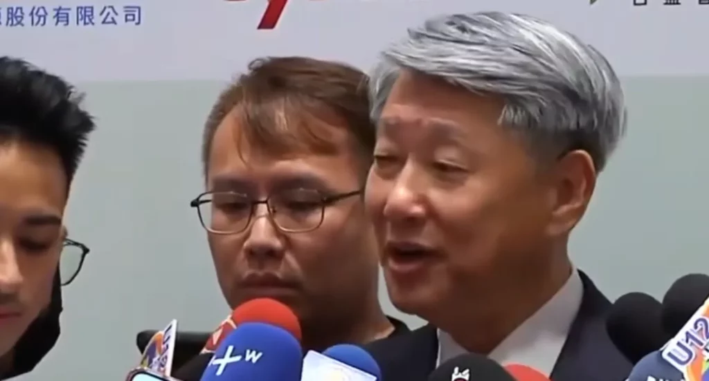 經濟部長郭智輝表示若要繼續降稅,代價須參考其他國家經驗,「檢驗後會發現就是加碼投資、加碼採購」,並推論「越晚講,付出的成本會越高」